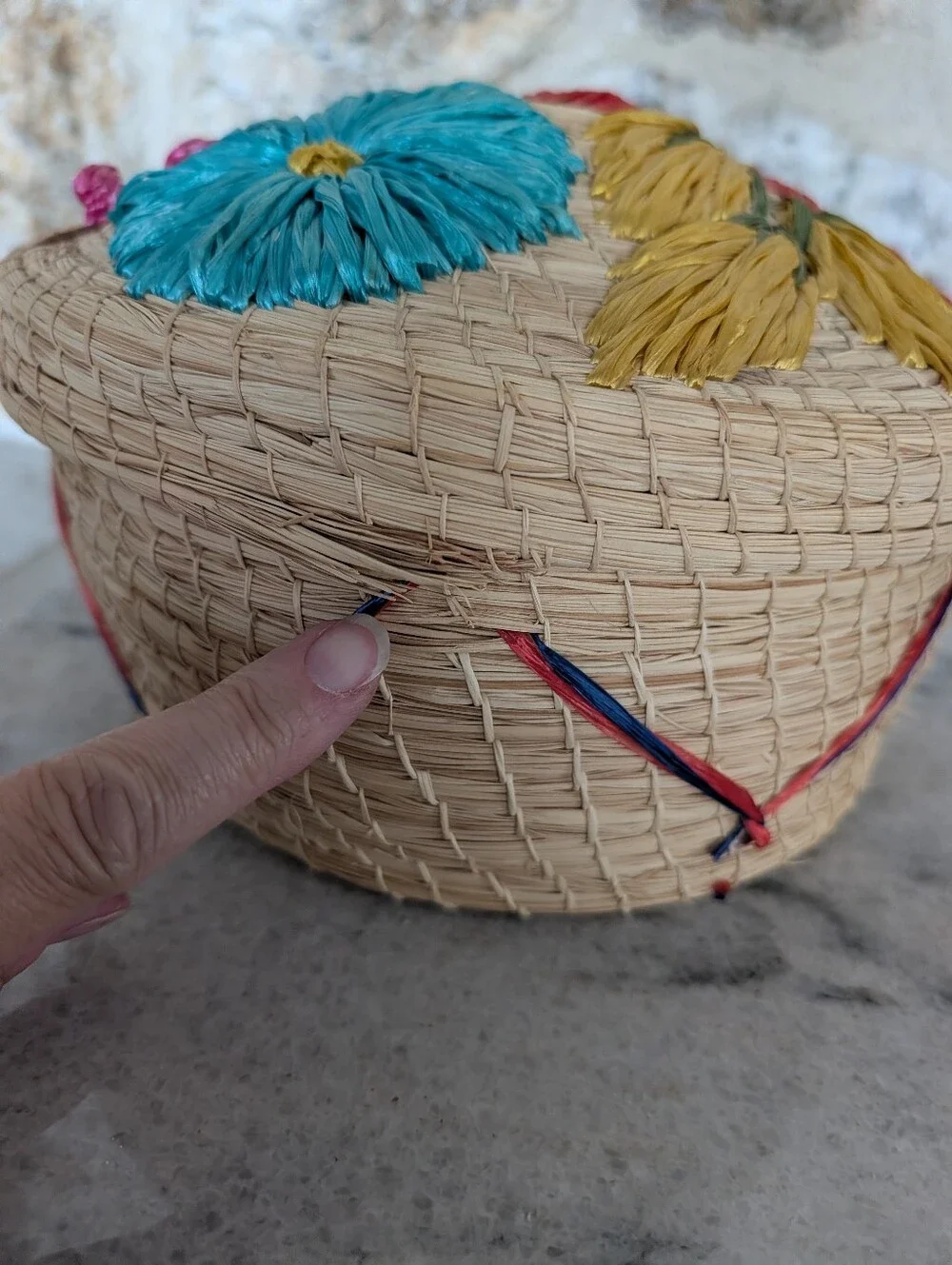 VINTAGE SEAGRASS lidded basket